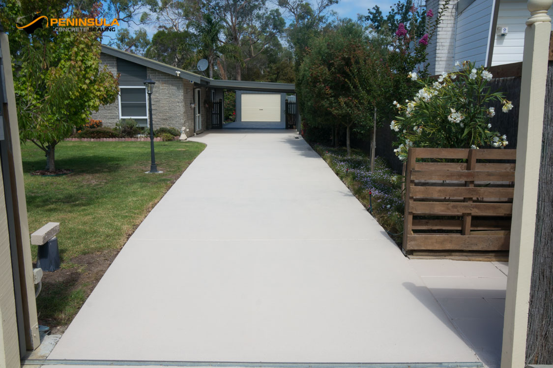 Fresh paperbark driveway coating after professional driveway painting